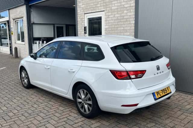 SEAT Leon (2017) thumbnail 5