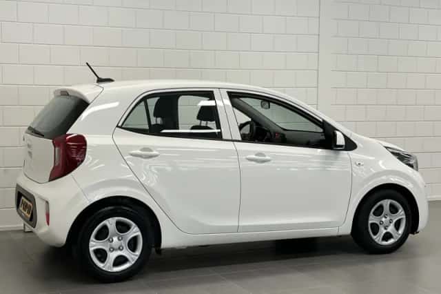 Kia Picanto (2022) thumbnail 4