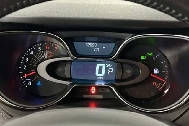 Renault Captur (2016) thumbnail 6
