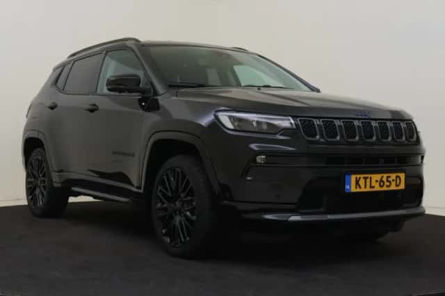 Jeep Compass (2022) thumbnail 3