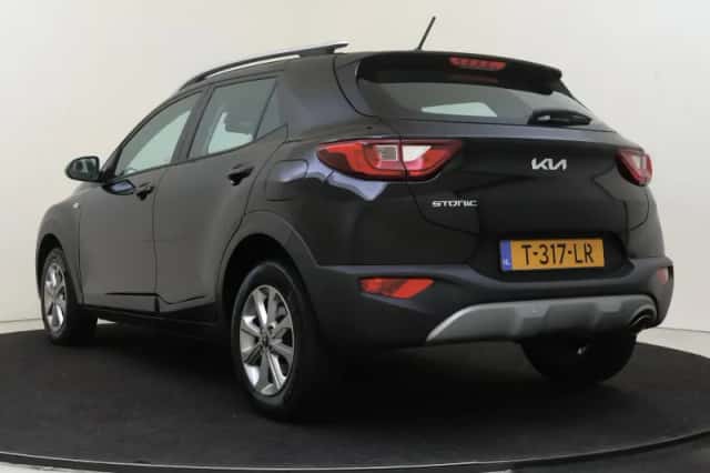 Kia Stonic (2023) thumbnail 4