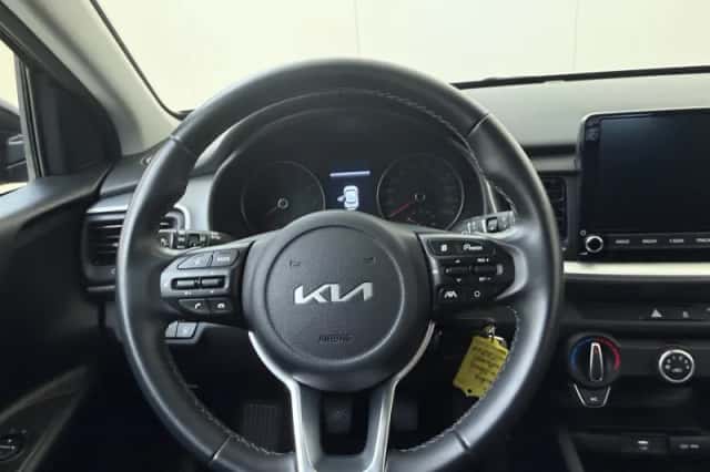 Kia Stonic (2023) thumbnail 6