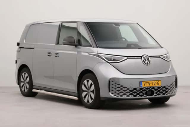 Volkswagen ID. Buzz (2023) thumbnail 2