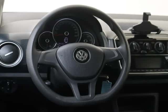 Volkswagen Up! (2018) thumbnail 6