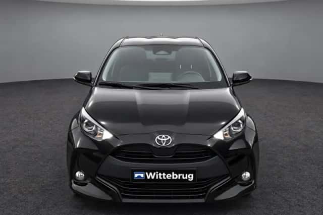 Toyota Yaris (2024) thumbnail 3