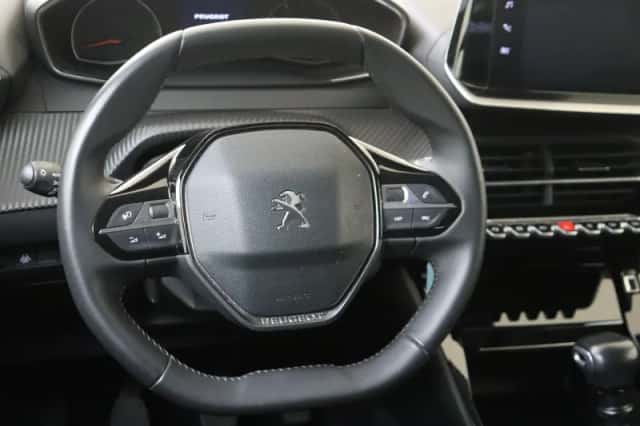 Peugeot 208 (2023) thumbnail 6