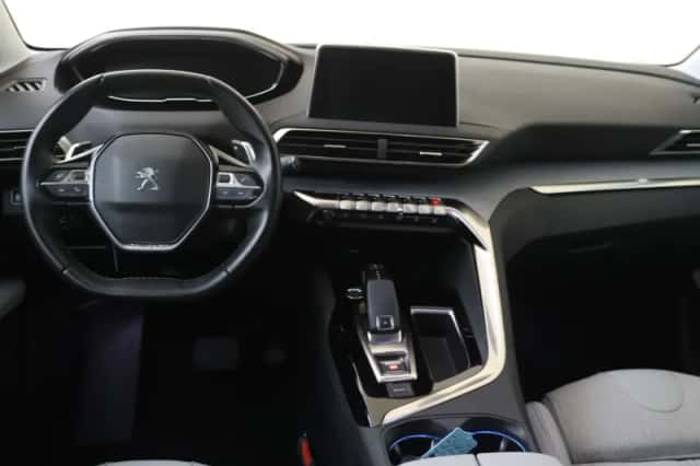 Peugeot 3008 (2020) thumbnail 5