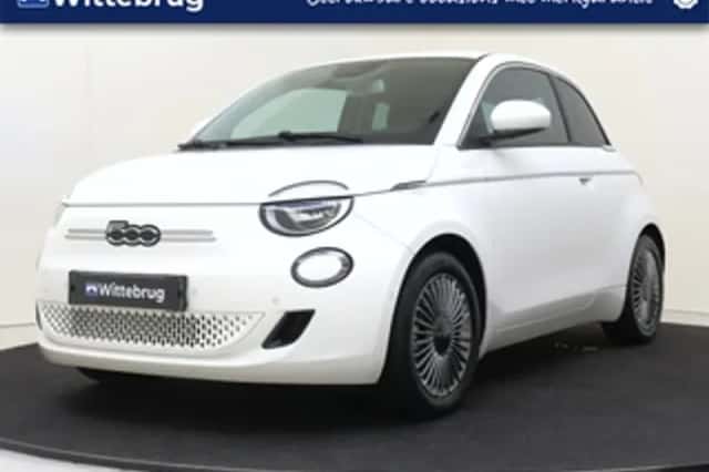 Fiat 500 (2023) thumbnail 1