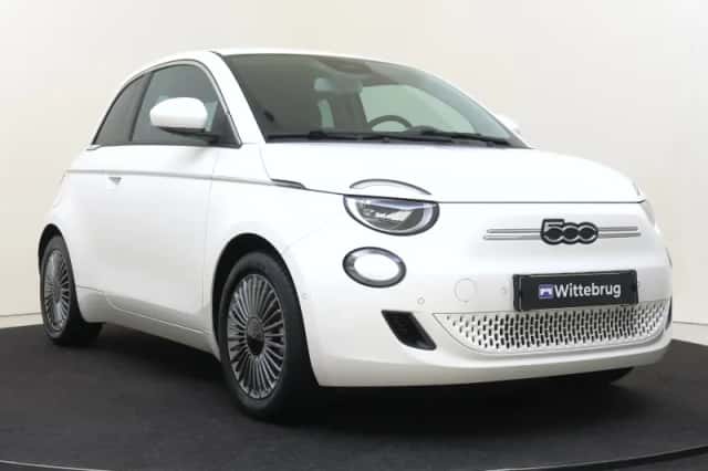 Fiat 500 (2023) thumbnail 3
