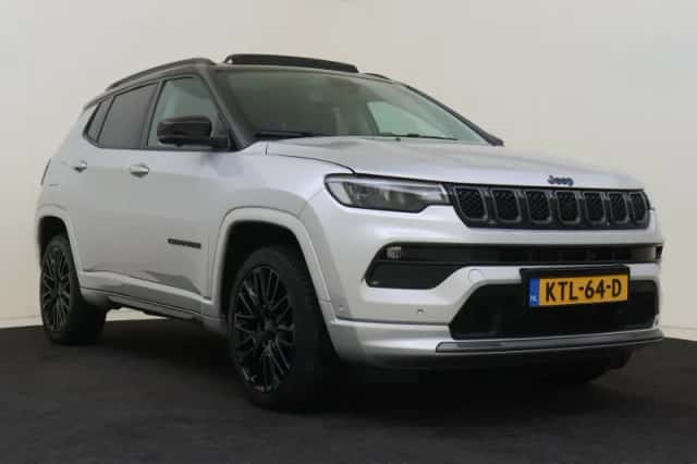 Jeep Compass (2022) thumbnail 3