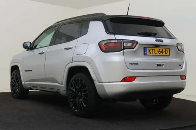 Jeep Compass (2022) thumbnail 4