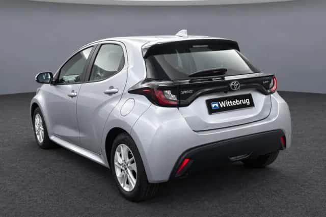Toyota Yaris (2024) thumbnail 5