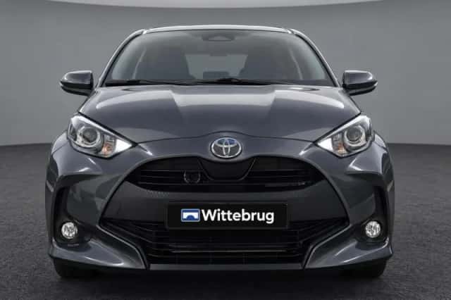 Toyota Yaris (2024) thumbnail 3