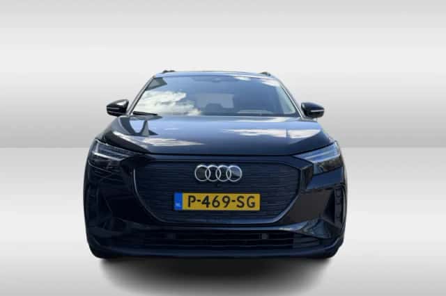 Audi Q4 e-tron (2022) thumbnail 4