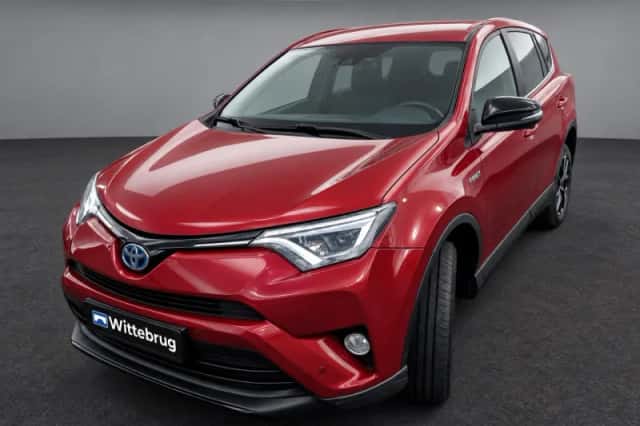 Toyota RAV4 (2018) thumbnail 3