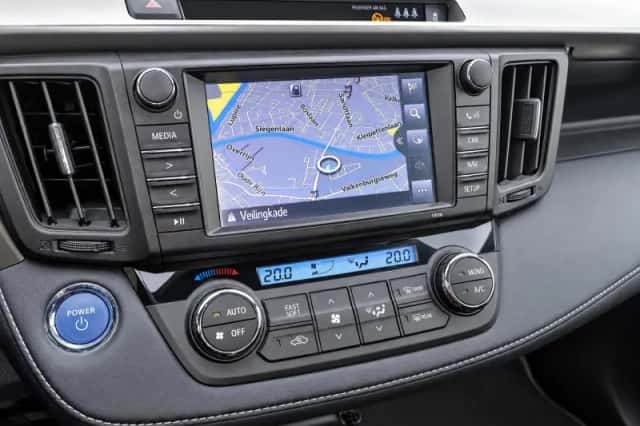 Toyota RAV4 (2018) thumbnail 6