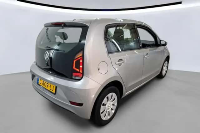 Volkswagen Up! (2019) thumbnail 6