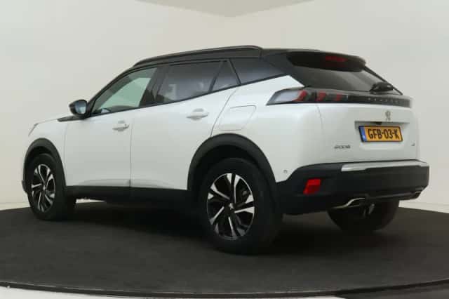 Peugeot 2008 (2021) thumbnail 4