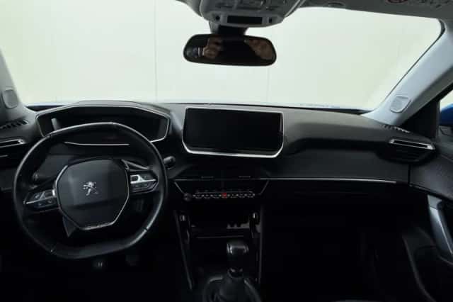 Peugeot 2008 (2021) thumbnail 5
