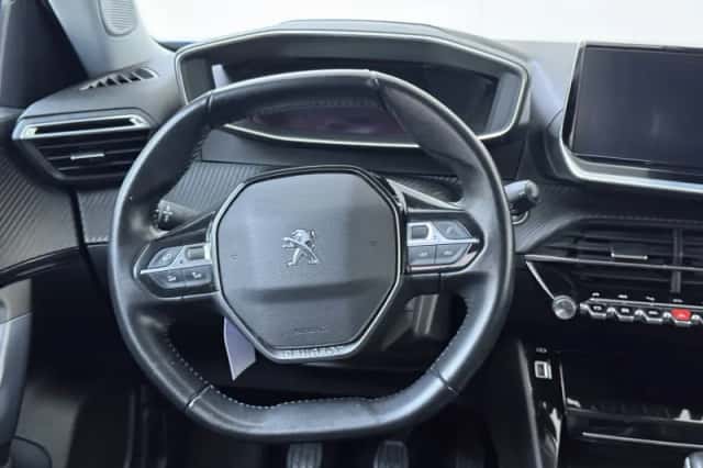 Peugeot 2008 (2021) thumbnail 6