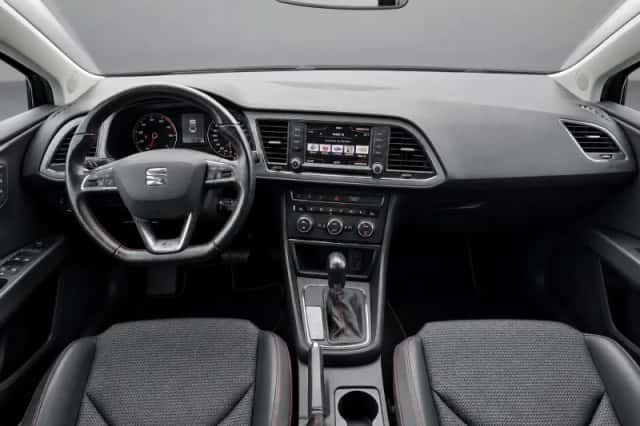 SEAT Leon (2016) thumbnail 4