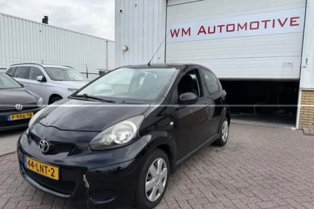 Toyota Aygo (2010) thumbnail 1