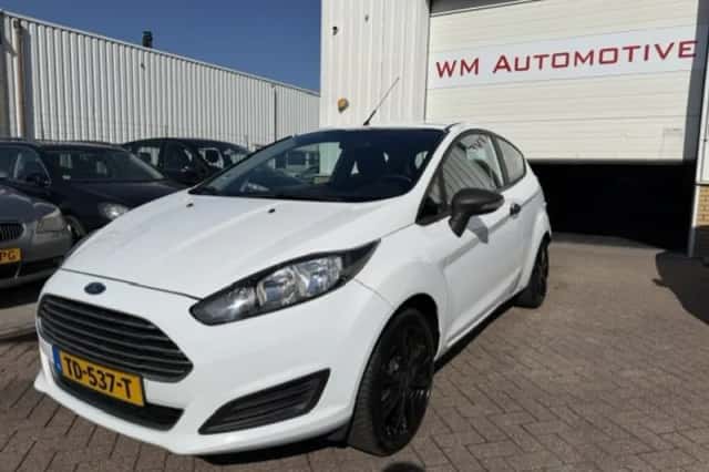 Ford Fiesta (2016) thumbnail 1