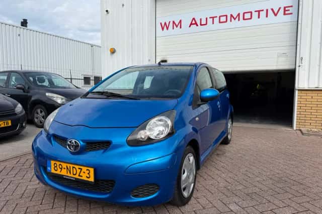Toyota Aygo (2010) thumbnail 1