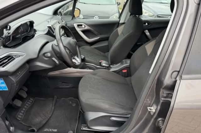 Peugeot 2008 (2015) thumbnail 3