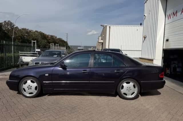 Mercedes-Benz E-Klasse (1998) thumbnail 2