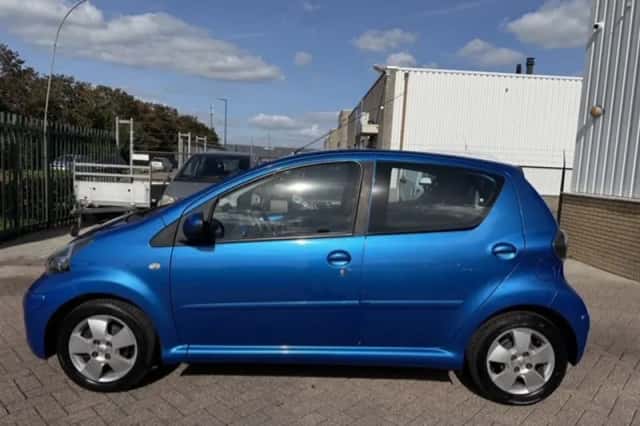 Toyota Aygo (2010) thumbnail 2