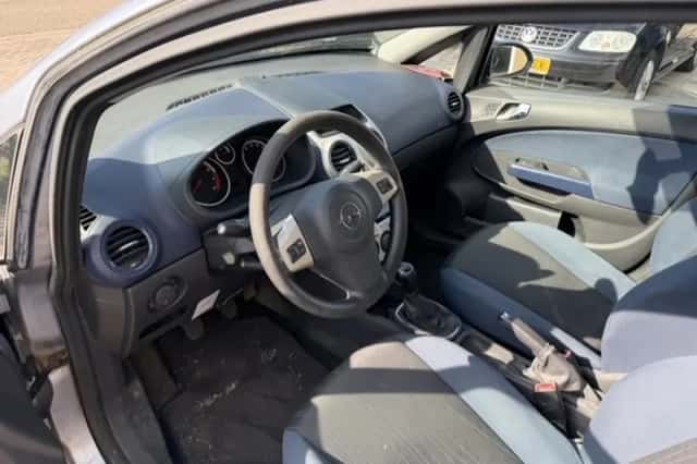 Opel Corsa (2008) thumbnail 4