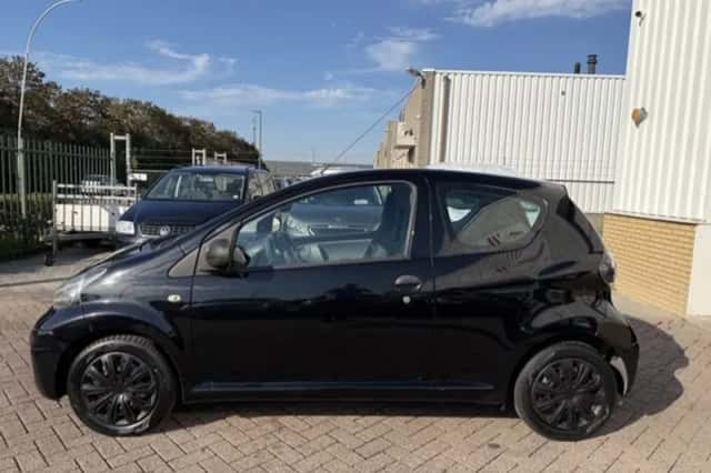 Toyota Aygo (2009) thumbnail 2