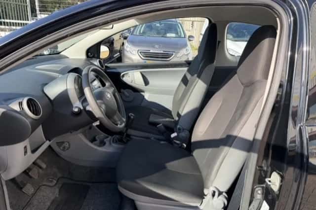 Toyota Aygo (2009) thumbnail 3