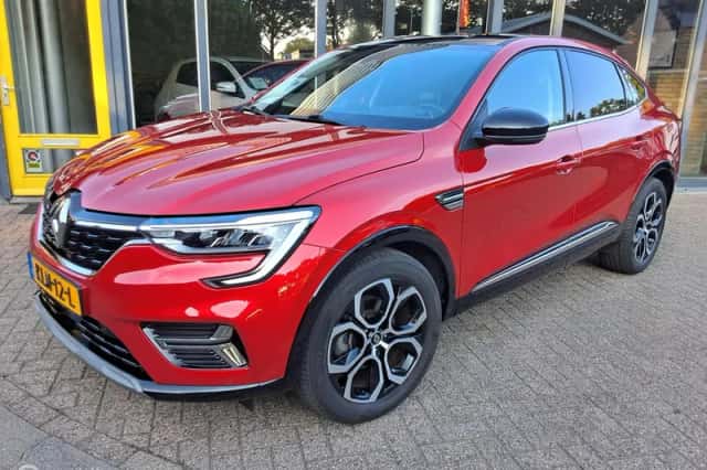Renault Arkana (2022) thumbnail 1
