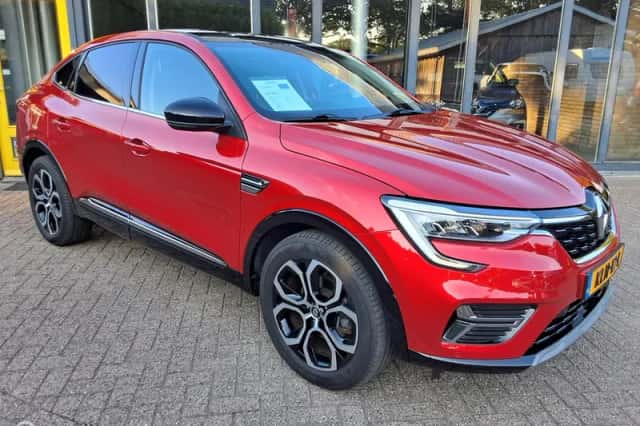 Renault Arkana (2022) thumbnail 2