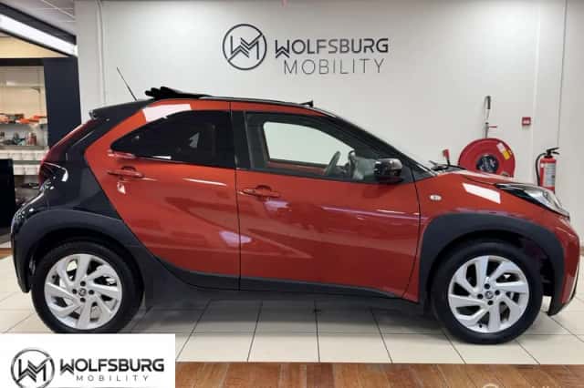Toyota Aygo X (2022) thumbnail 2