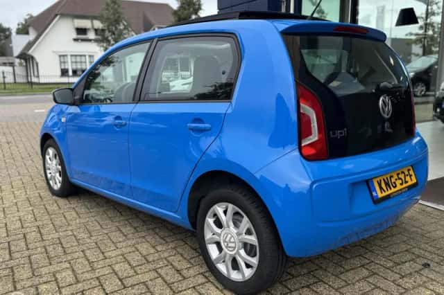Volkswagen Up! (2014) thumbnail 4