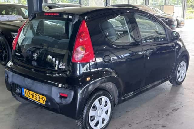 Peugeot 107 (2011) thumbnail 4