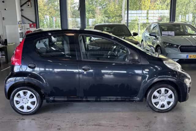Peugeot 107 (2011) thumbnail 5