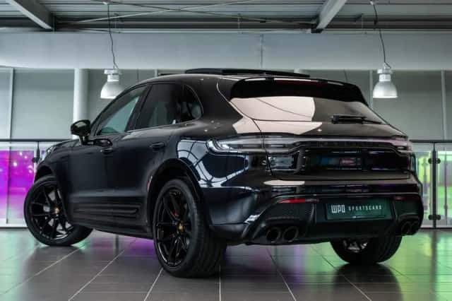 Porsche Macan (2022) thumbnail 6