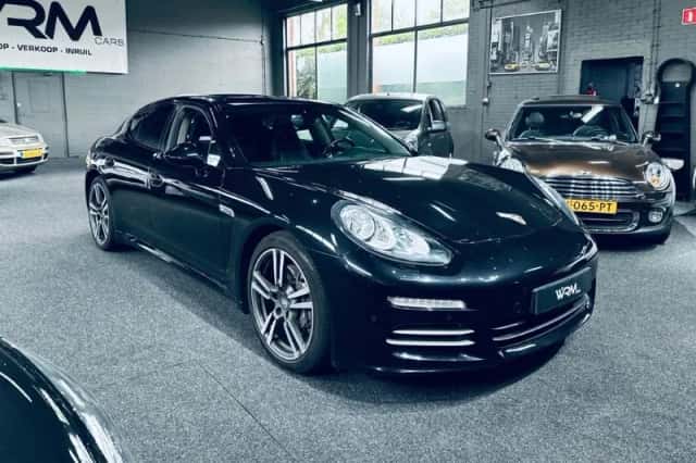 Porsche Panamera (2013) thumbnail 1
