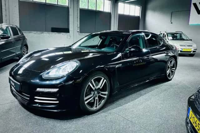 Porsche Panamera (2013) thumbnail 3