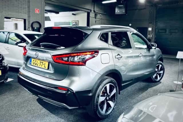 Nissan Qashqai (2016) thumbnail 4