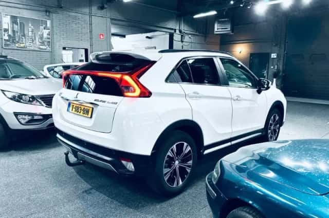 Mitsubishi Eclipse Cross (2018) thumbnail 4