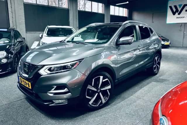 Nissan Qashqai (2015) thumbnail 3