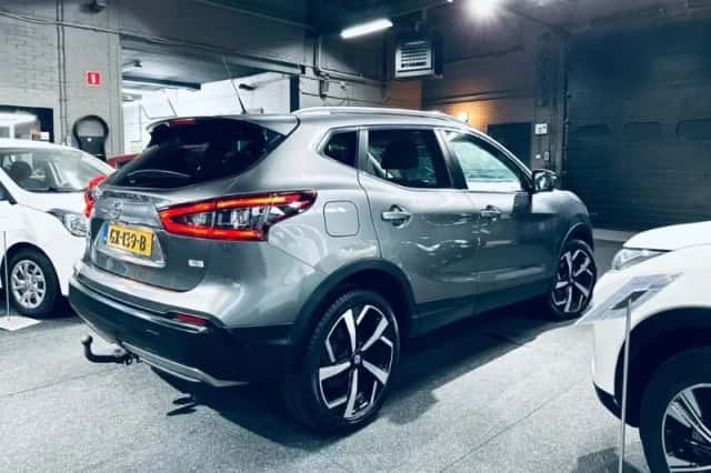 Nissan Qashqai (2015) thumbnail 4