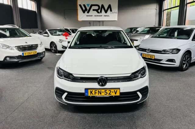 Volkswagen Polo (2022) thumbnail 2