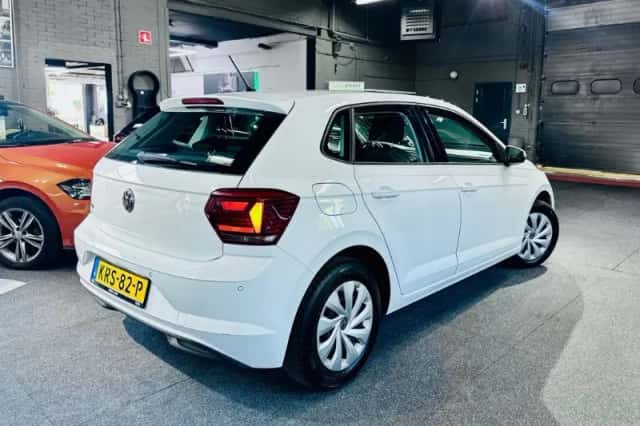 Volkswagen Polo (2018) thumbnail 4