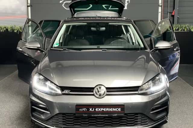 Volkswagen Golf (2018) thumbnail 2
